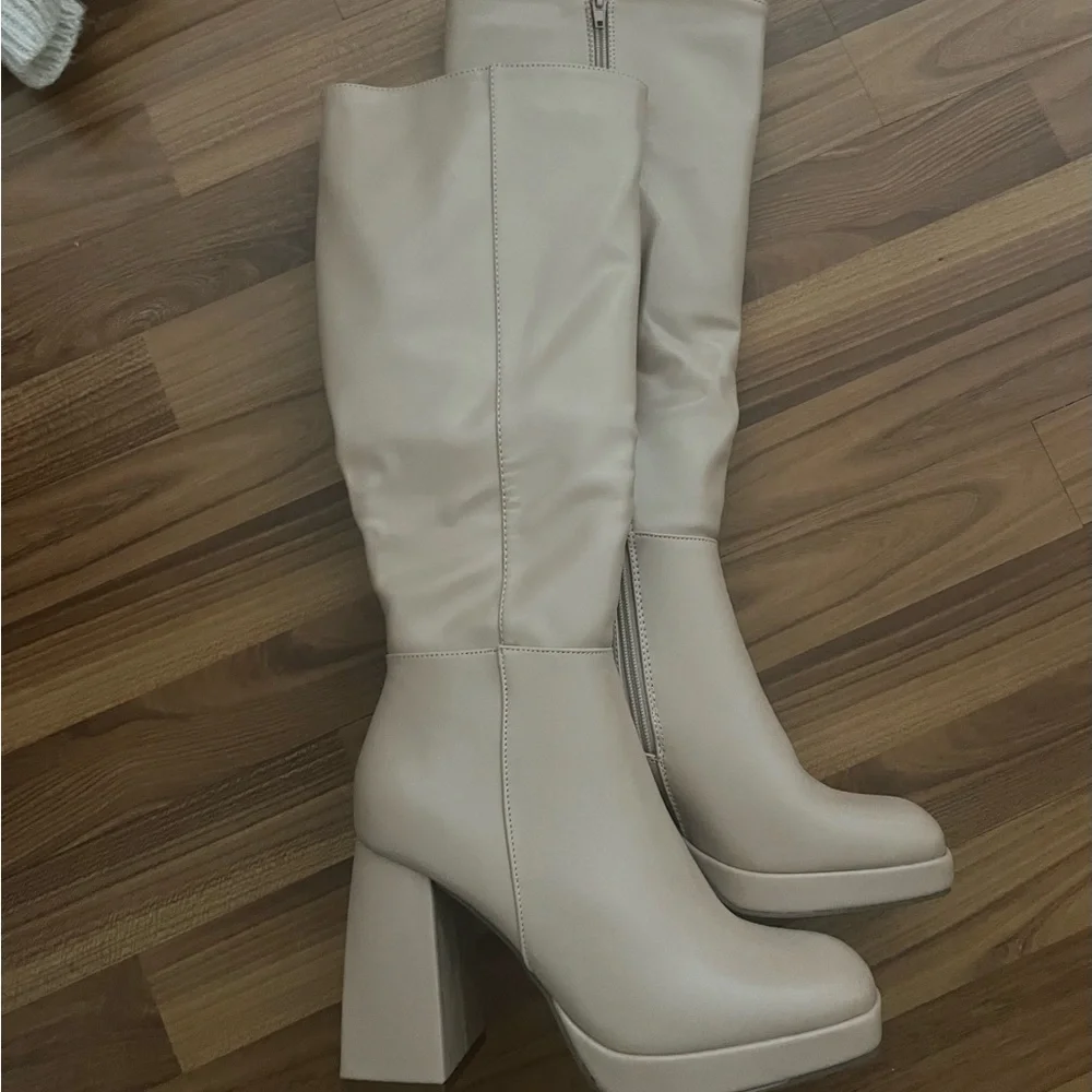 Women's Knee-High Platform Heeled Boots in Light Beige - Picture 2 of 6